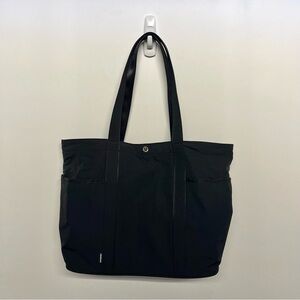 Lululemon Daily Multi-Pocket Black Tote Bag 20L
